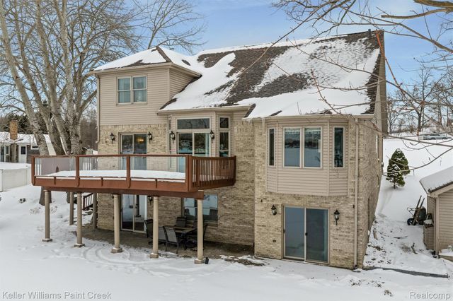 10045 Highland Road, White Lake Charter Township, MI 48386