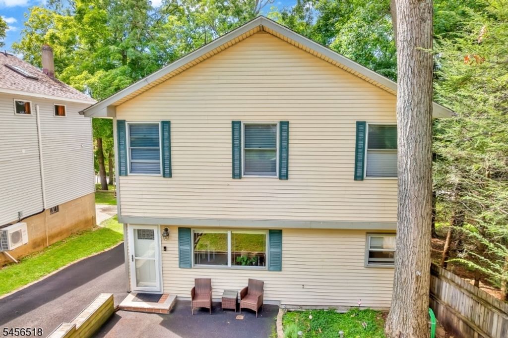 92 New York Ave, Jefferson Twp., NJ 07849 — exterior