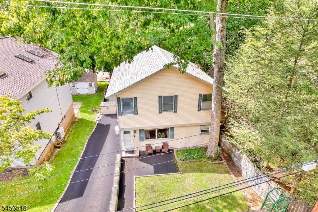92 New York Ave, Jefferson Twp., NJ 07849 — photo 3