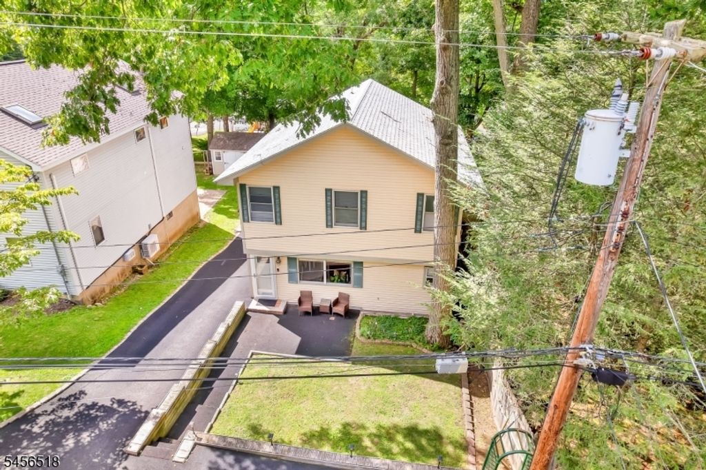 92 New York Ave, Jefferson Twp., NJ 07849 — photo 4