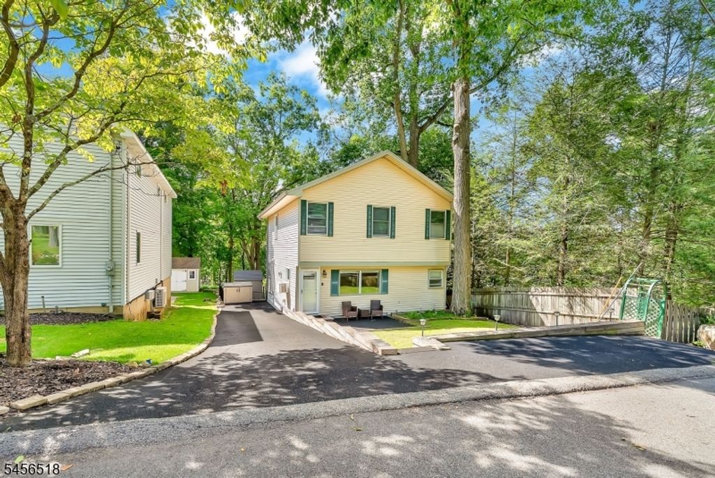 92 New York Ave, Jefferson Twp., NJ 07849 — photo 5