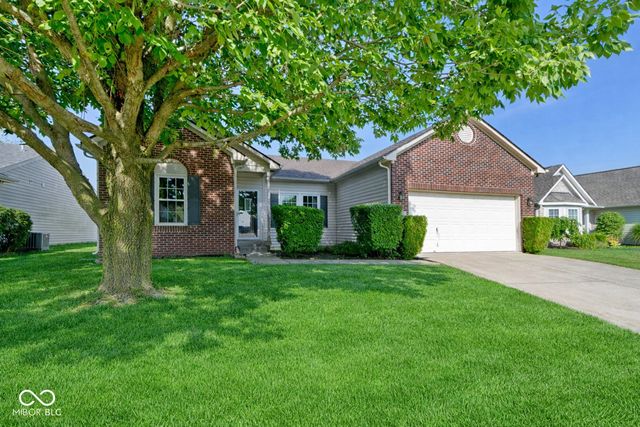 8778 N Deer Crossing Boulevard, Mccordsville, IN 46055