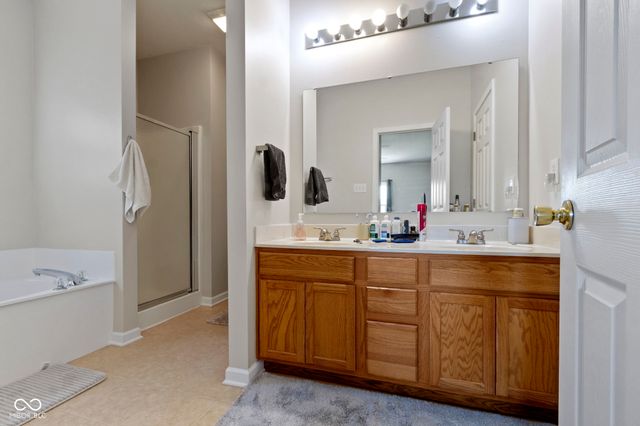 8778 N Deer Crossing Boulevard, Mccordsville, IN 46055