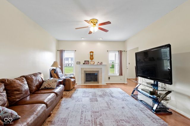 8778 N Deer Crossing Boulevard, Mccordsville, IN 46055