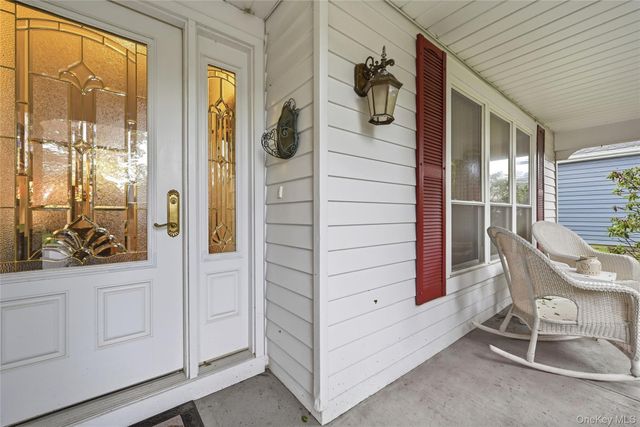 473 Stratford Lane, Ridge, NY 11961