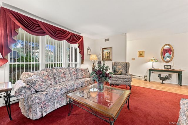 473 Stratford Lane, Ridge, NY 11961