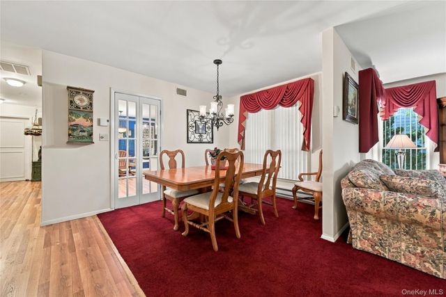 473 Stratford Lane, Ridge, NY 11961