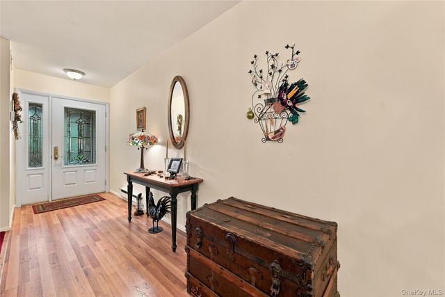 473 Stratford Lane, Ridge, NY 11961