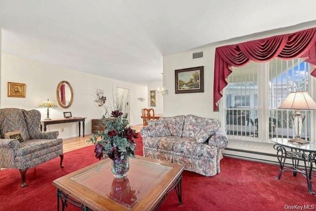 473 Stratford Lane, Ridge, NY 11961