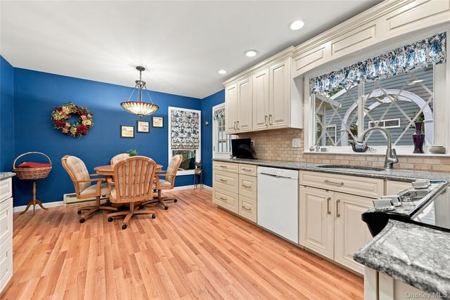 473 Stratford Lane, Ridge, NY 11961
