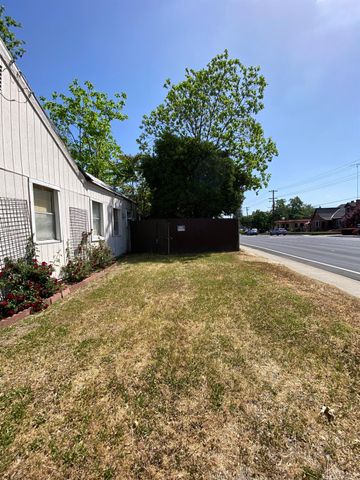 213 S Lincoln St, Roseville, CA 95678