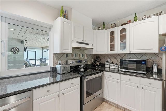 1140 22nd AVE NE, Naples, FL 34120