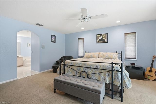 1140 22nd AVE NE, Naples, FL 34120