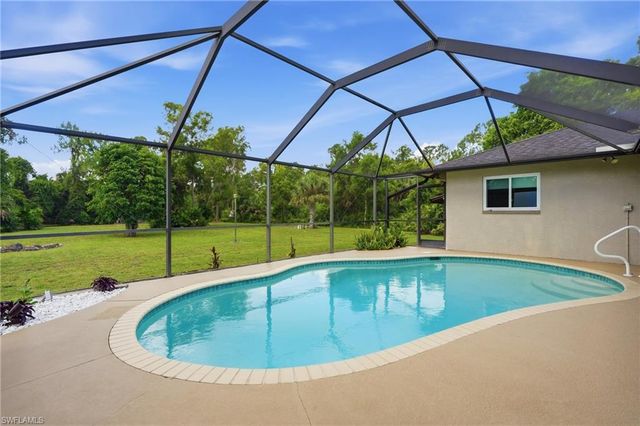 1140 22nd AVE NE, Naples, FL 34120