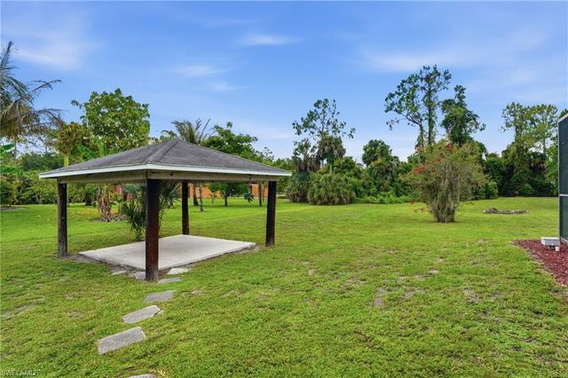 1140 22nd AVE NE, Naples, FL 34120