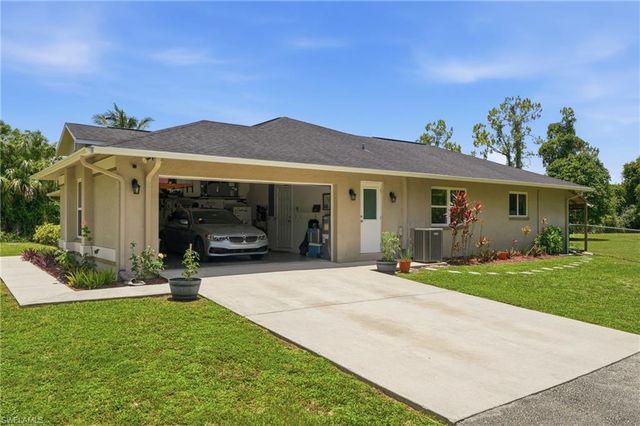 1140 22nd AVE NE, Naples, FL 34120