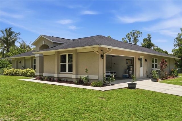 1140 22nd AVE NE, Naples, FL 34120