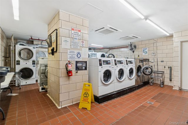 102-10 66th Road 20G, Forest Hills, NY 11375