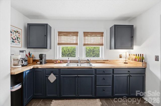 1203 Allens Creek Road, Waynesville, NC 28786