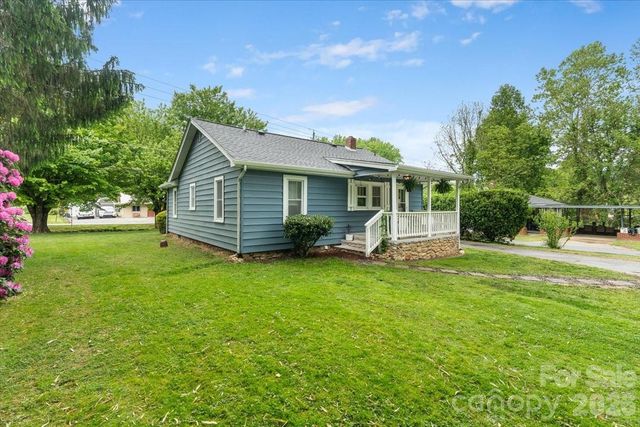 1203 Allens Creek Road, Waynesville, NC 28786