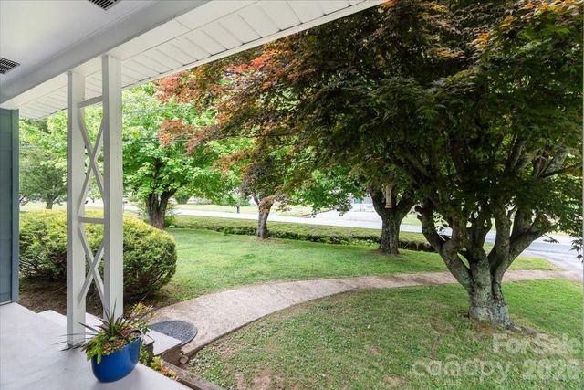1203 Allens Creek Road, Waynesville, NC 28786