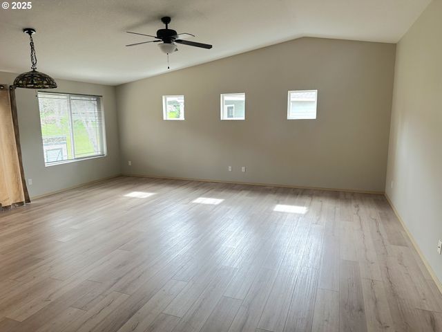 2600 Ne 33RD St, Lincoln City, OR 97367