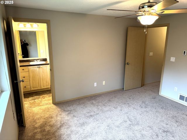 2600 Ne 33RD St, Lincoln City, OR 97367