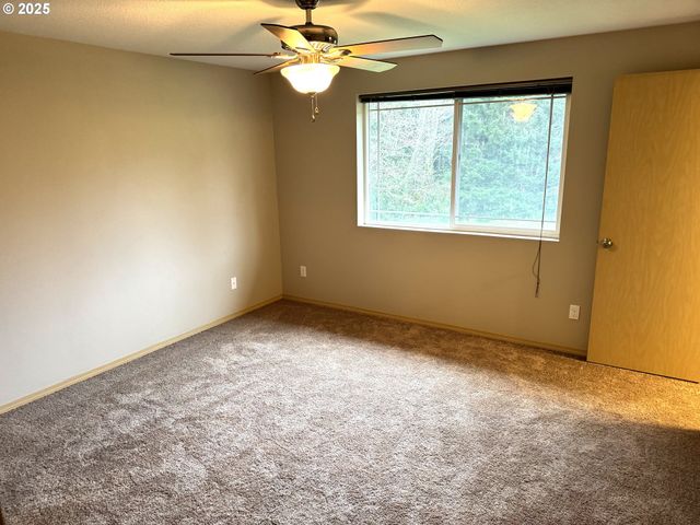 2600 Ne 33RD St, Lincoln City, OR 97367