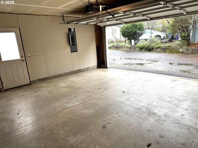 2600 Ne 33RD St, Lincoln City, OR 97367