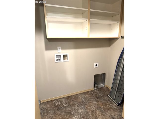 2600 Ne 33RD St, Lincoln City, OR 97367