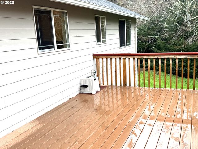 2600 Ne 33RD St, Lincoln City, OR 97367