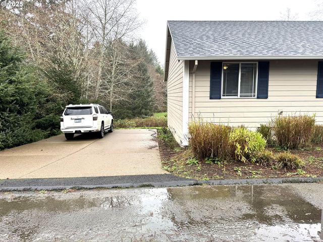 2600 Ne 33RD St, Lincoln City, OR 97367