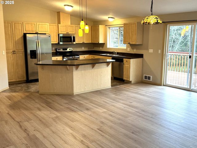 2600 Ne 33RD St, Lincoln City, OR 97367