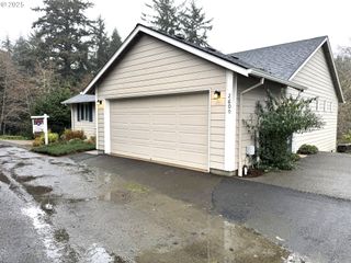2600 Ne 33RD St, Lincoln City, OR 97367