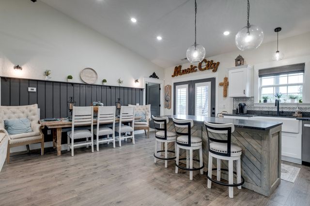 242 Plunkett Creek Rd, Gordonsville, TN 38563