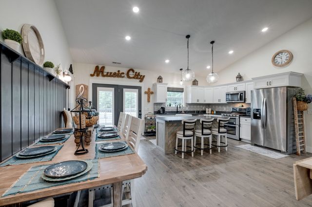 242 Plunkett Creek Rd, Gordonsville, TN 38563