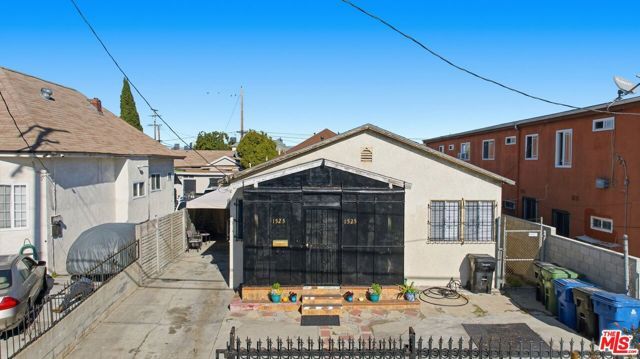 1523 E Vernon Avenue, Los Angeles, CA 90011