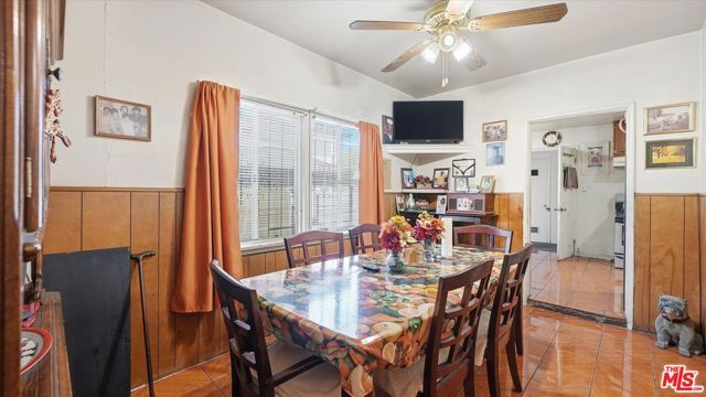 1523 E Vernon Avenue, Los Angeles, CA 90011