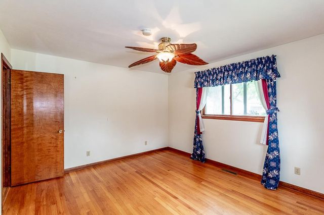 1808 NASSAU STREET, New London, WI 54961