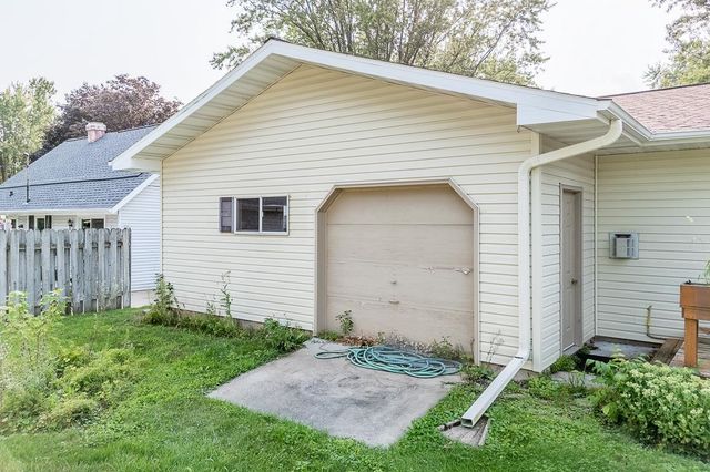 1808 NASSAU STREET, New London, WI 54961