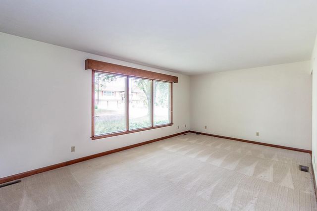 1808 NASSAU STREET, New London, WI 54961