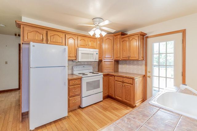 1808 NASSAU STREET, New London, WI 54961