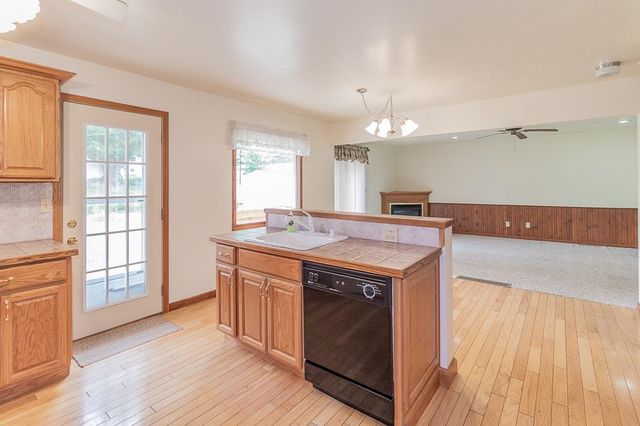 1808 NASSAU STREET, New London, WI 54961