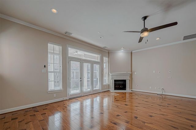 38 Islewood Boulevard, The Woodlands, TX 77380
