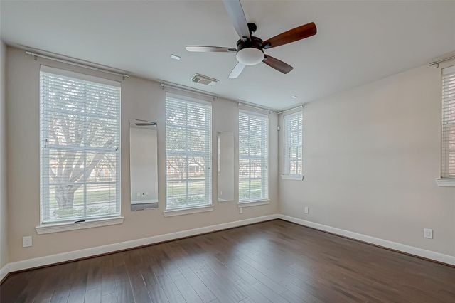 38 Islewood Boulevard, The Woodlands, TX 77380