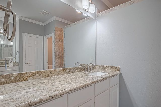 38 Islewood Boulevard, The Woodlands, TX 77380