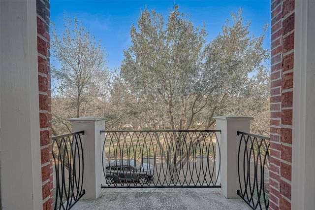 38 Islewood Boulevard, The Woodlands, TX 77380