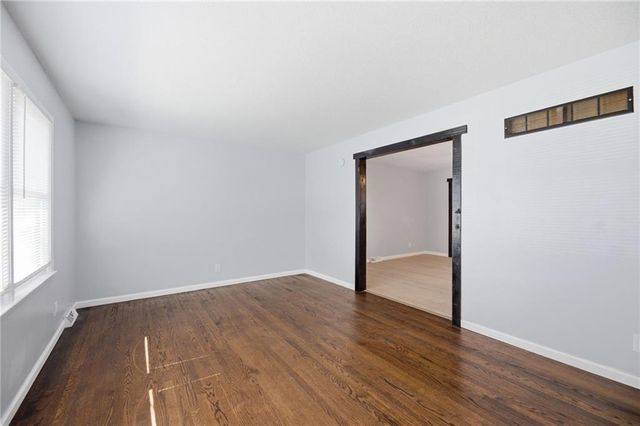 200 E 10th Street, Kearney, MO 64060