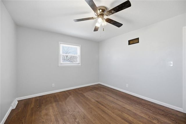 200 E 10th Street, Kearney, MO 64060