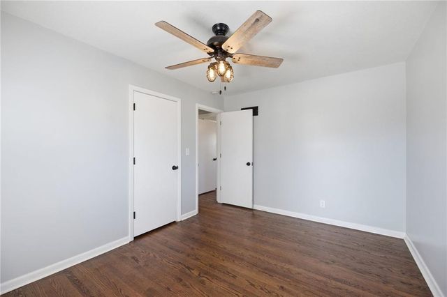 200 E 10th Street, Kearney, MO 64060